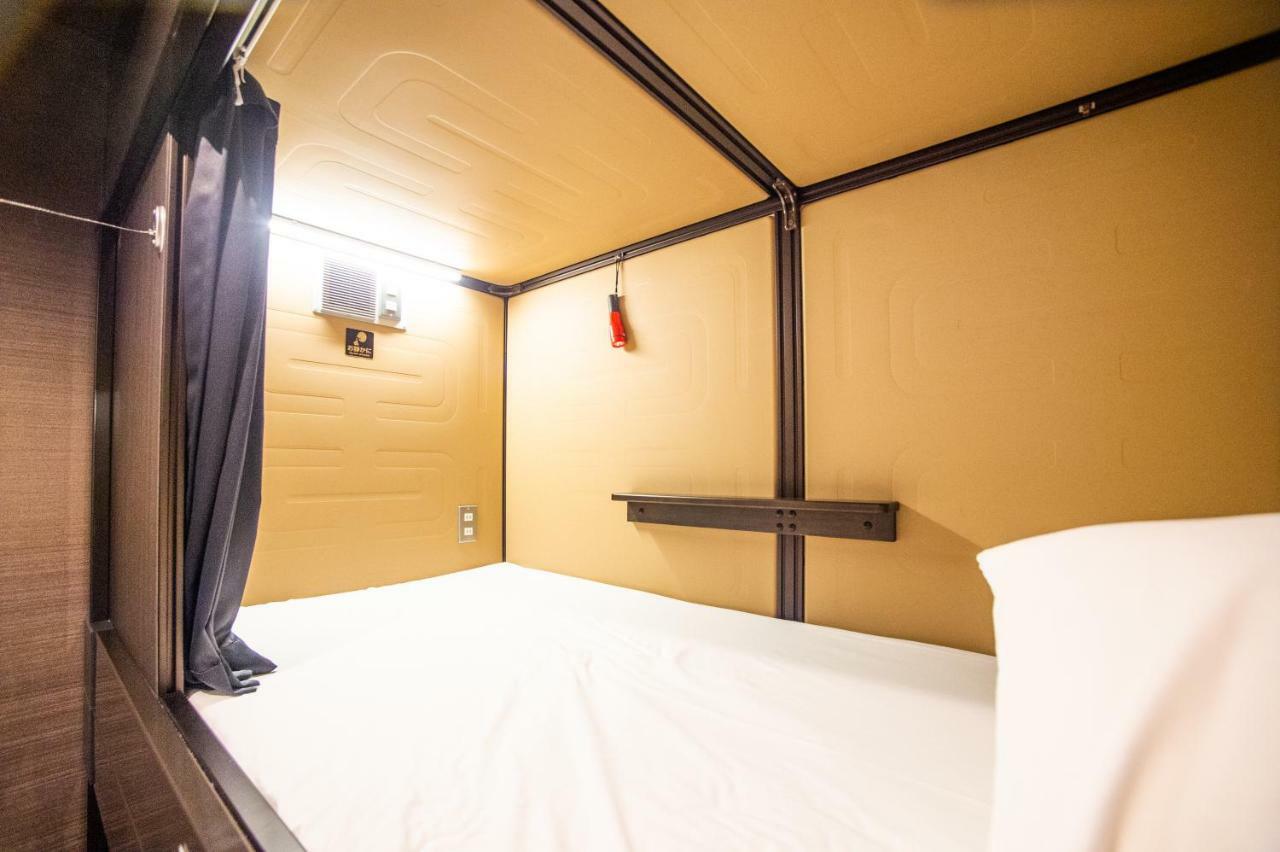 Capsule Hotel Хакодате Экстерьер фото