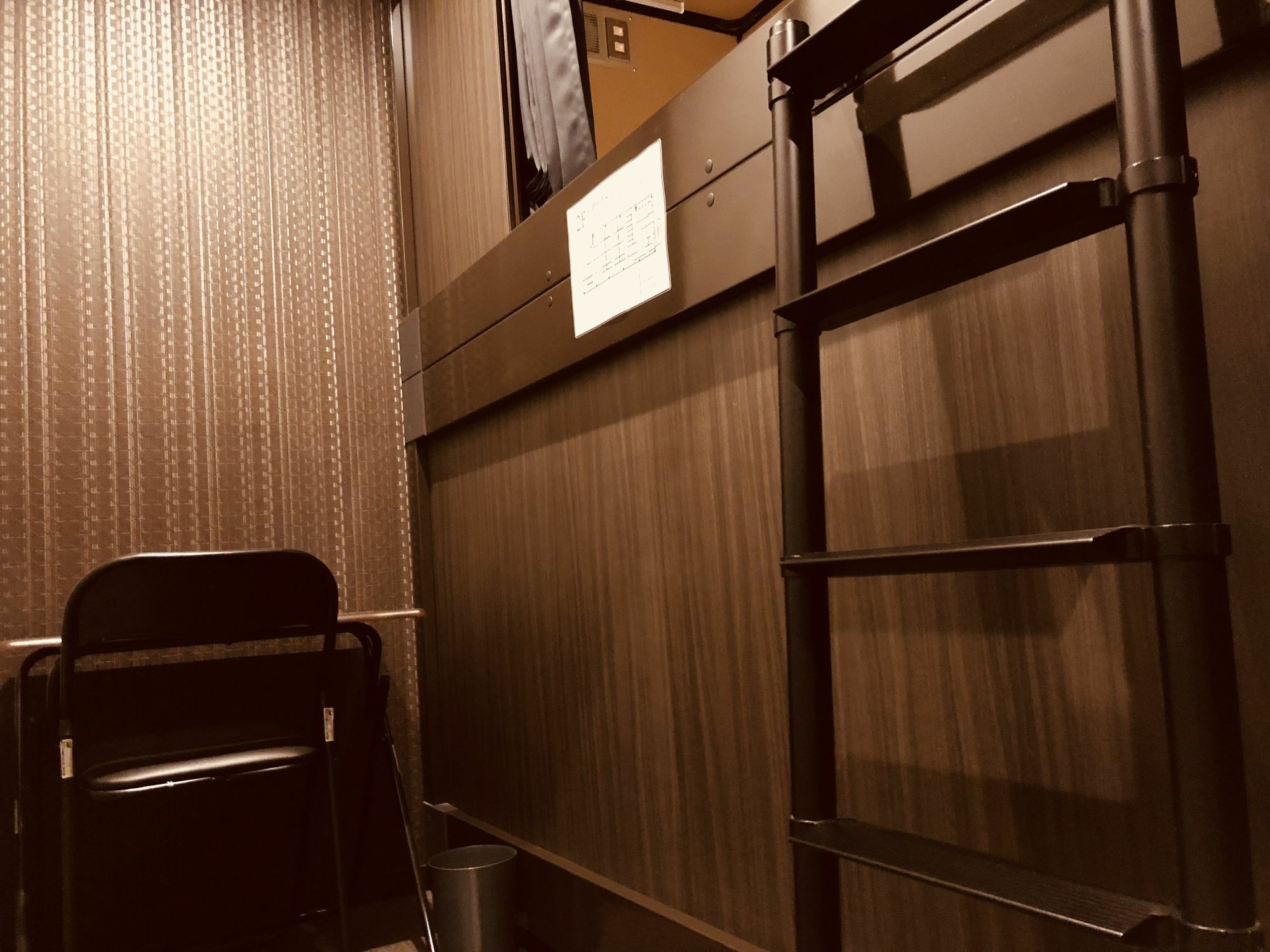 Capsule Hotel Хакодате Экстерьер фото